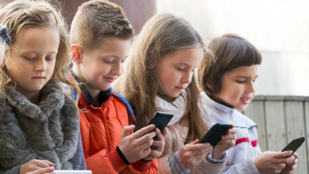 Guide for Parents to buy Smartphones for their Children